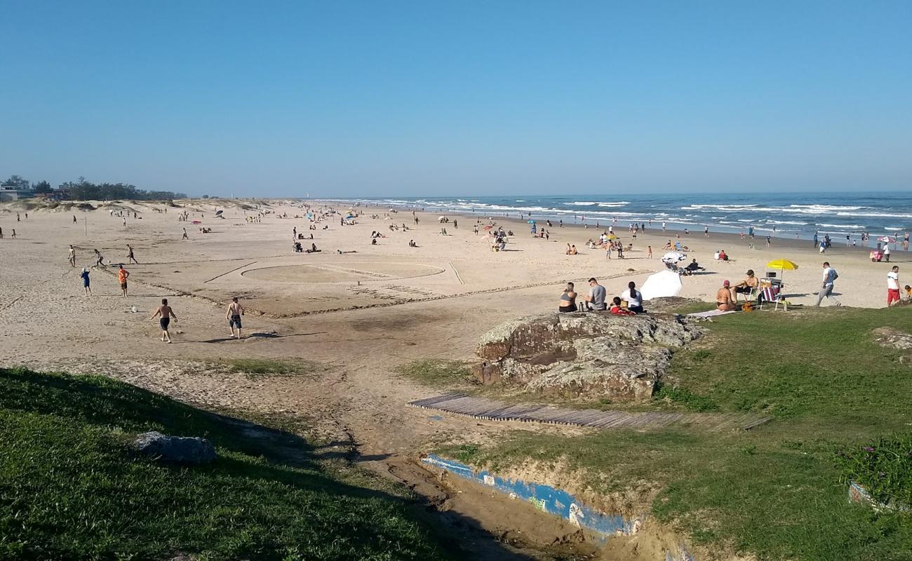 Foto de Praia Torres con brillante arena fina superficie