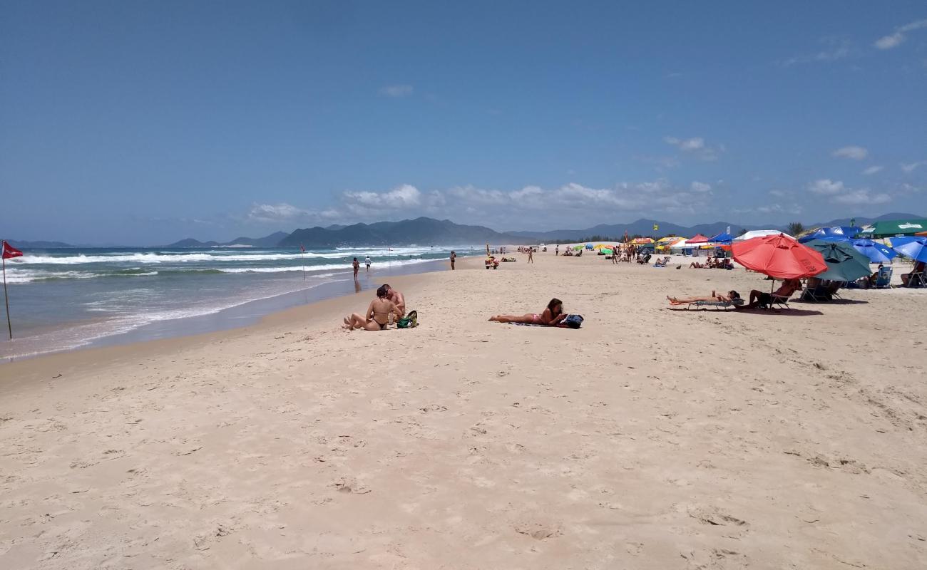 Foto de Praia da Guarda con brillante arena fina superficie