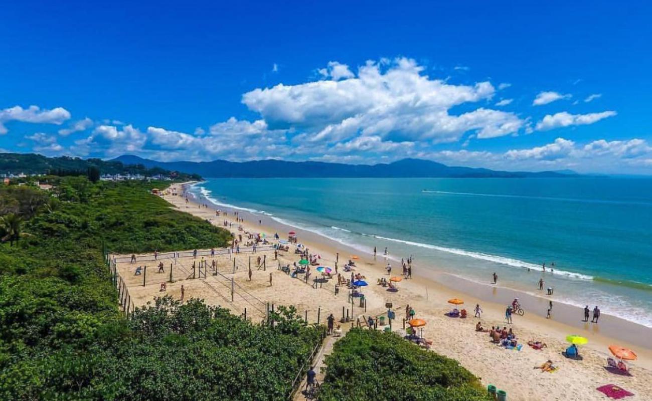 Foto de Praia de Jurere con brillante arena fina superficie