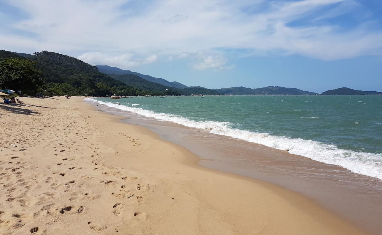 Foto de Praia dos Magalhaes con arena brillante superficie