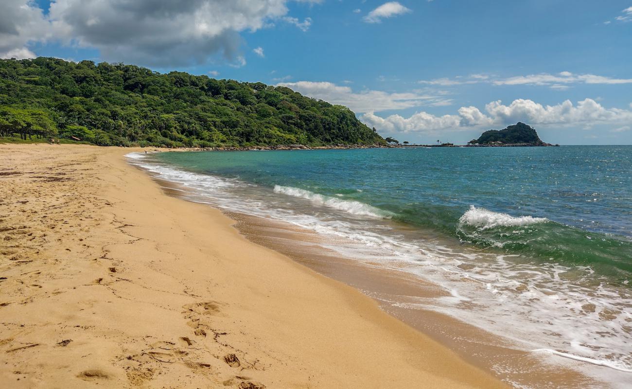 Foto de Playa Grossa con arena brillante superficie