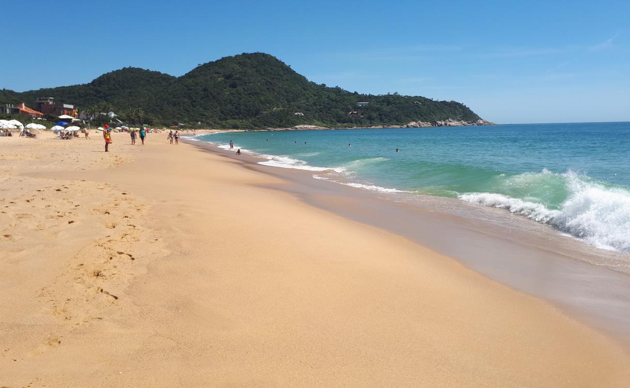 Foto de Praia do Estaleirinho con arena brillante superficie