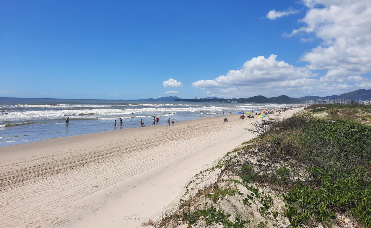 Foto de Praia de Navegantes con brillante arena fina superficie