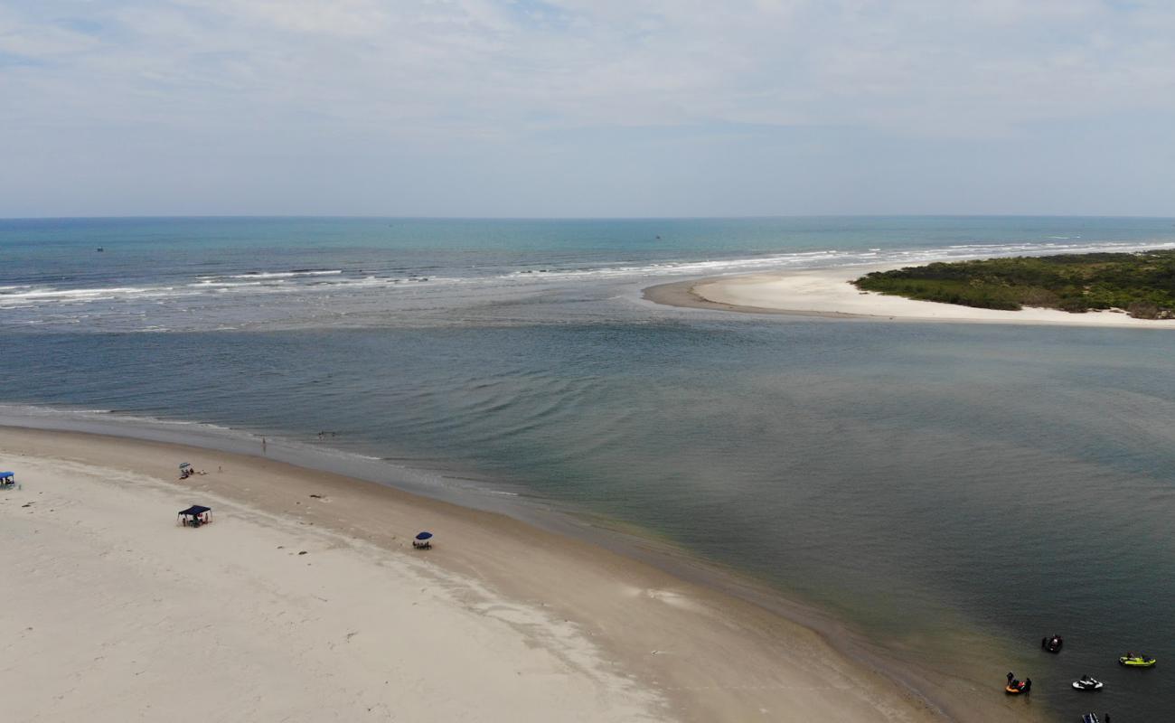 Foto de Playa de Barra do Una con brillante arena fina superficie