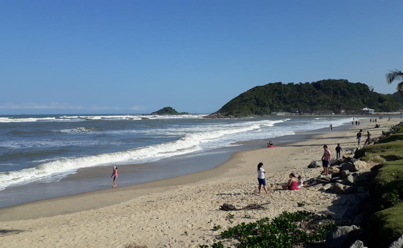 Foto de Playa Central con brillante arena fina superficie