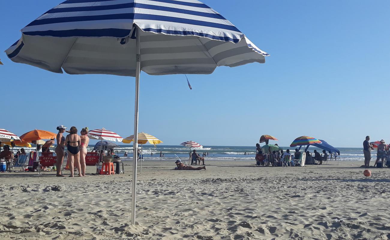 Foto de Playa de la Aviación con brillante arena fina superficie