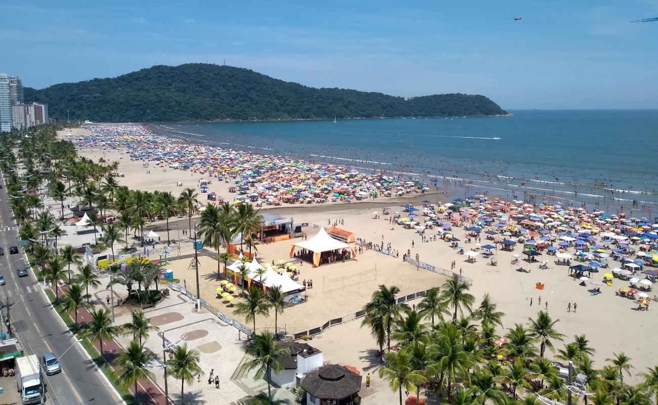 Foto de Playa de Guilhermina con brillante arena fina superficie