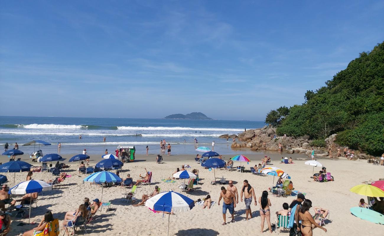 Foto de Playa de Tombo con arena brillante superficie