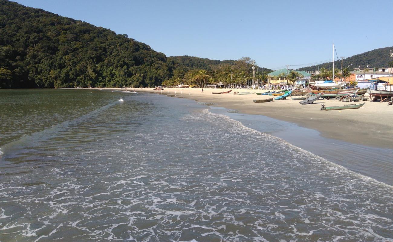 Foto de Playa Pereque con arena brillante superficie