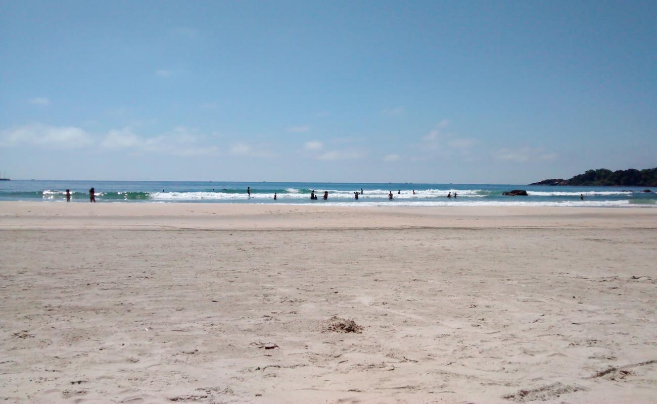 Foto de Playa Pinheiro con brillante arena fina superficie