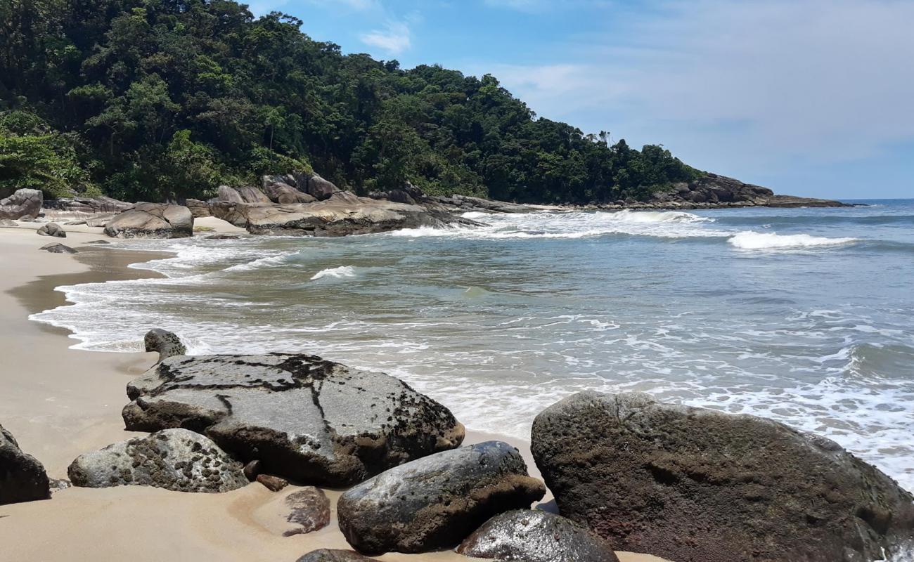 Foto de Playa Brava de Boraceia con arena brillante superficie