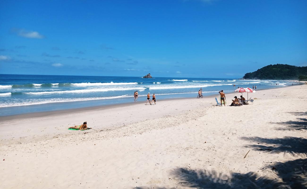 Foto de Playa de Juquehy con brillante arena fina superficie