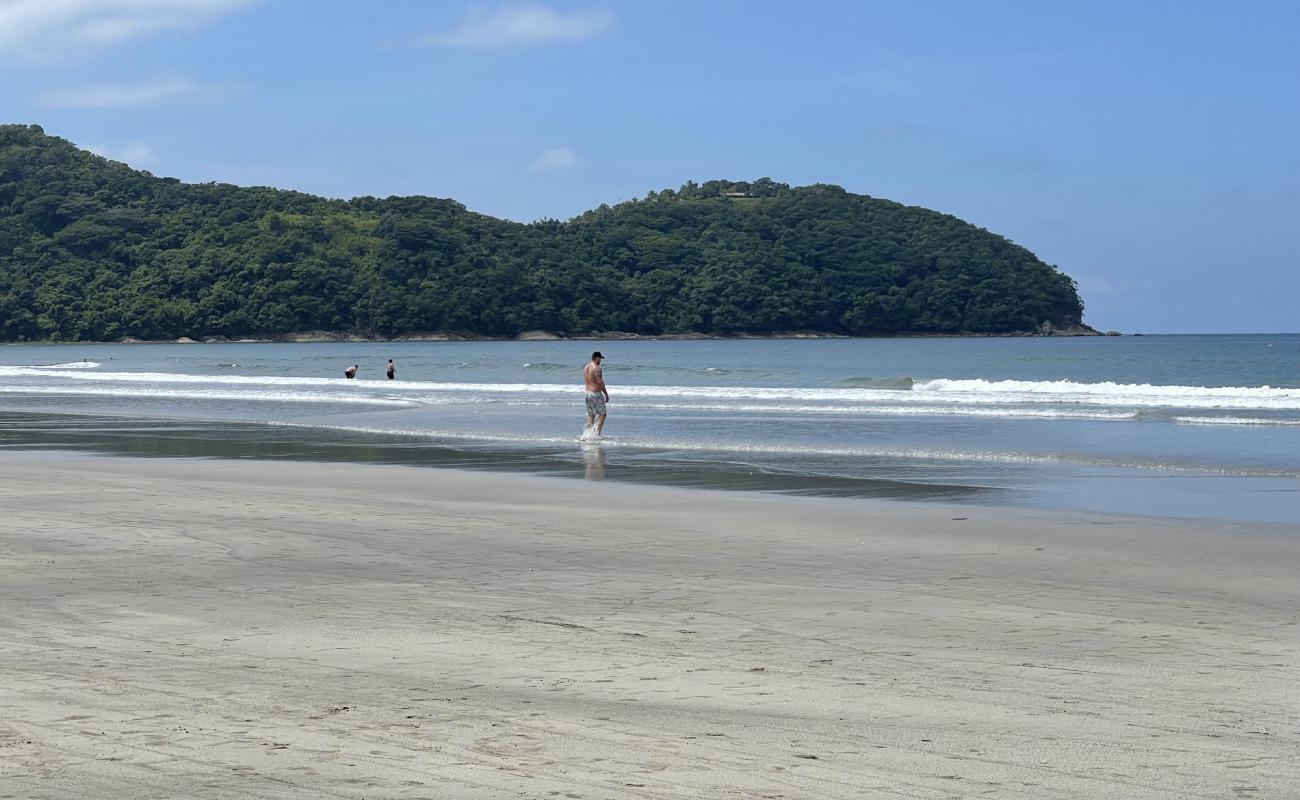 Foto de Playa de la Ballena con brillante arena fina superficie