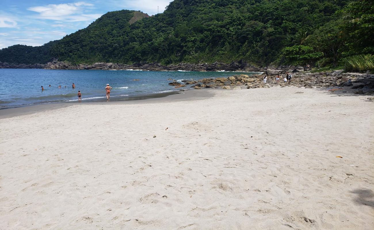 Foto de Playa de Calhetas con arena brillante superficie