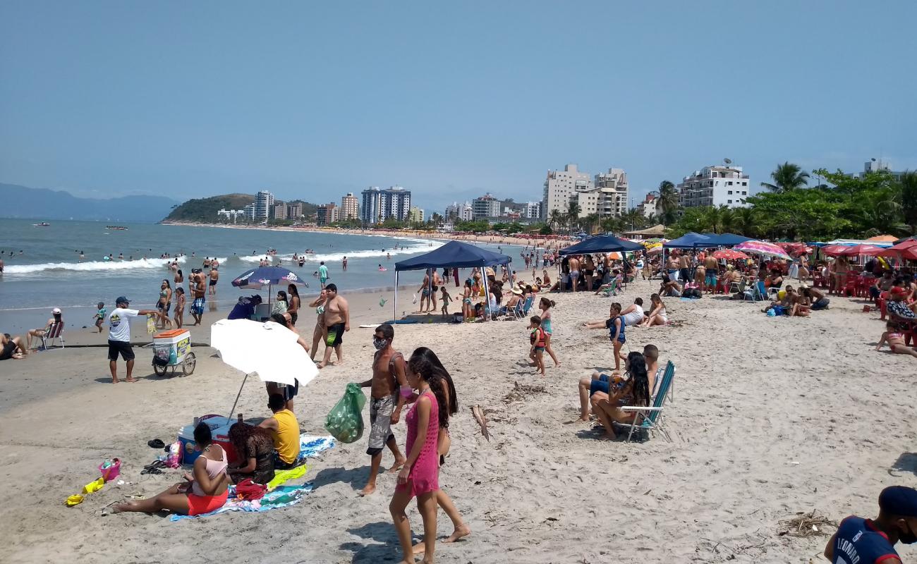 Foto de Playa Martin de Sa con brillante arena fina superficie