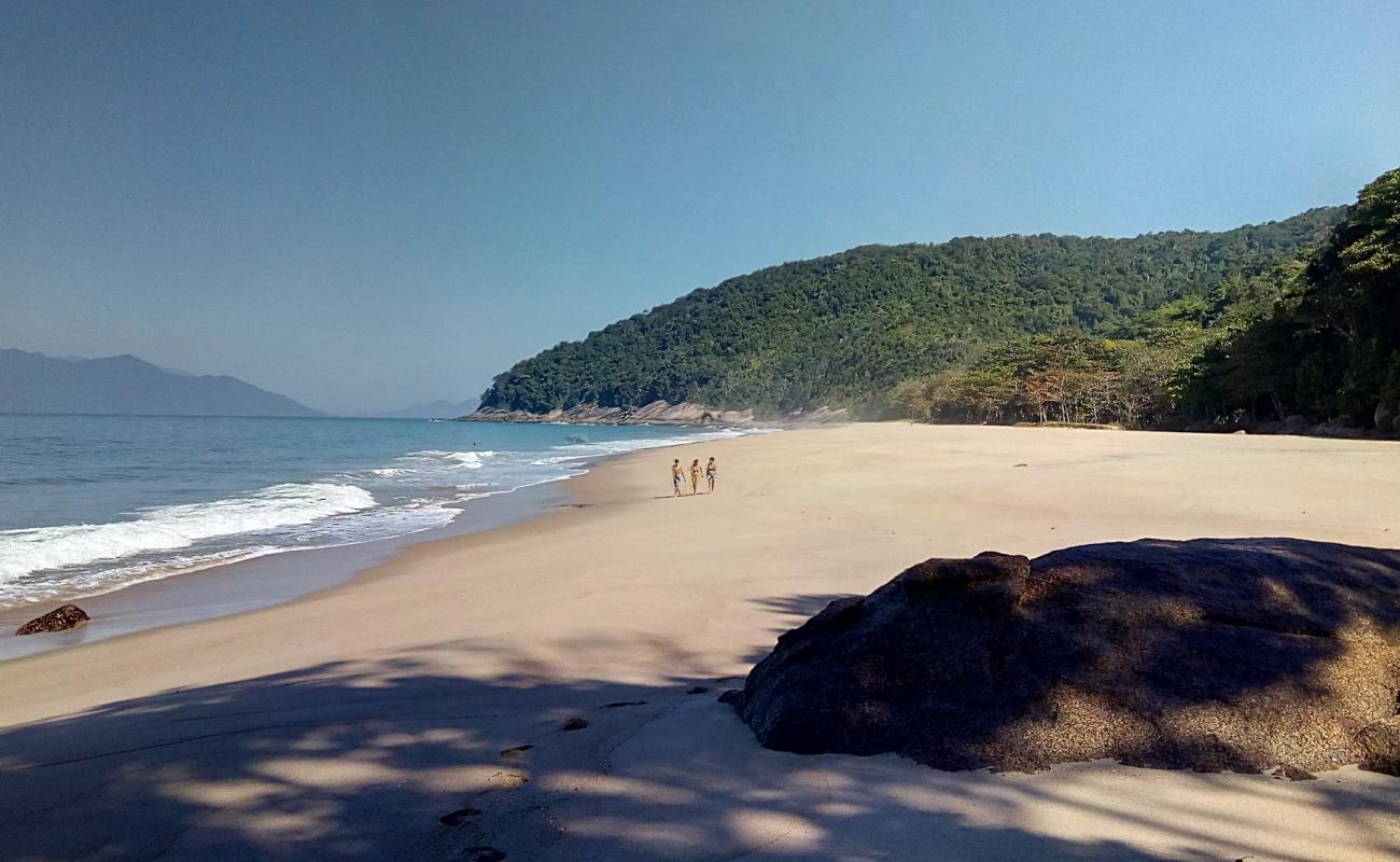 Foto de Playa Brava do Frade con brillante arena fina superficie