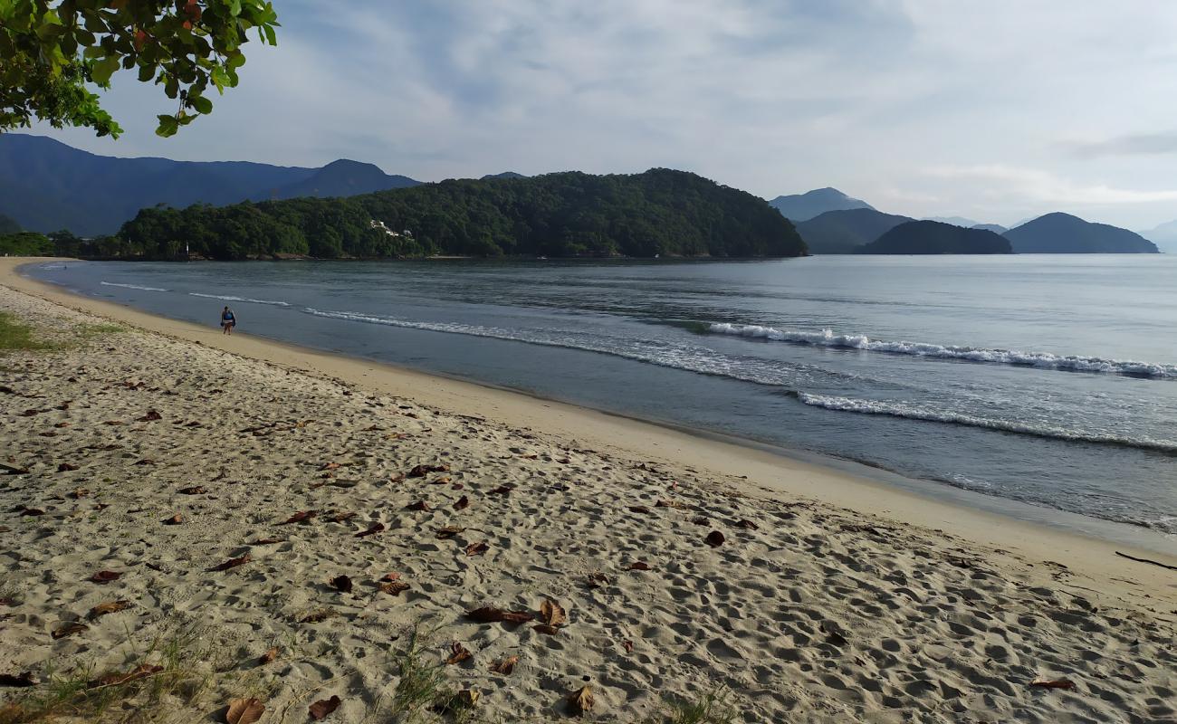 Foto de Praia de Iperoig con arena brillante superficie