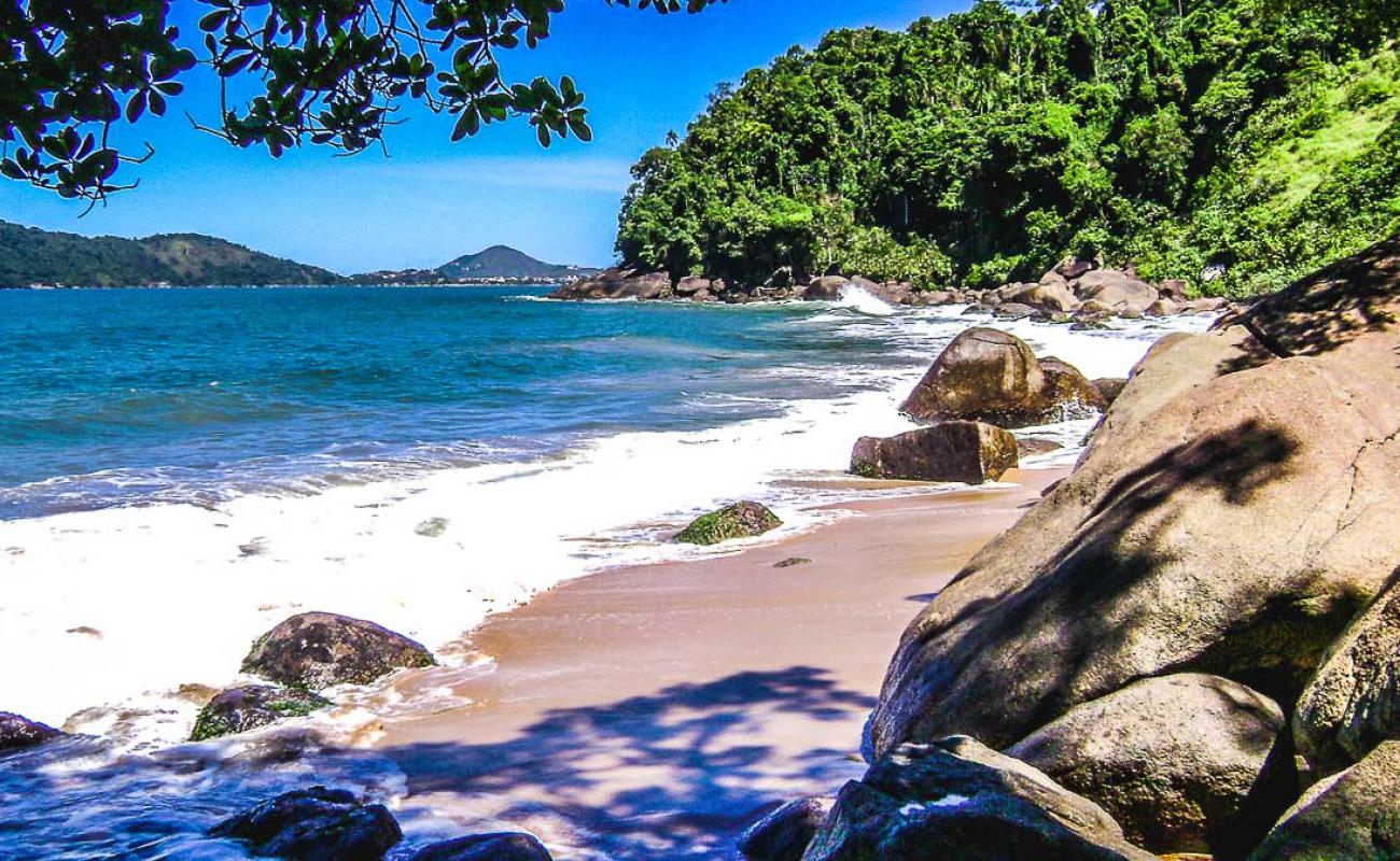 Foto de Praia Saco da Mae Maria con arena brillante superficie