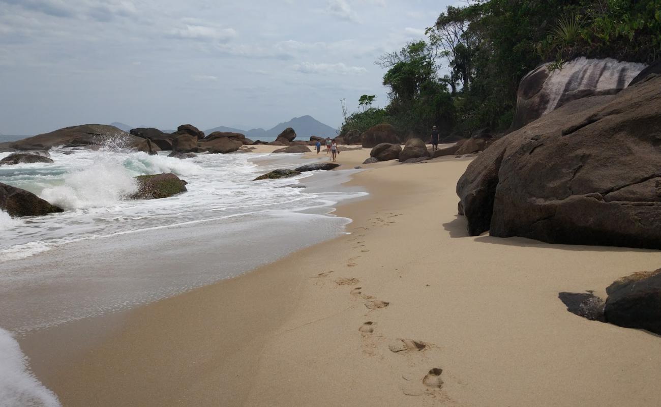 Foto de Praia Brava De Itamambuca con arena brillante superficie