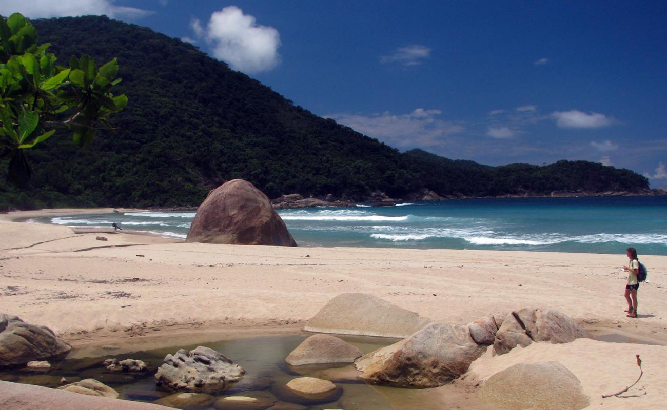 Foto de Playa Antigos con brillante arena fina superficie