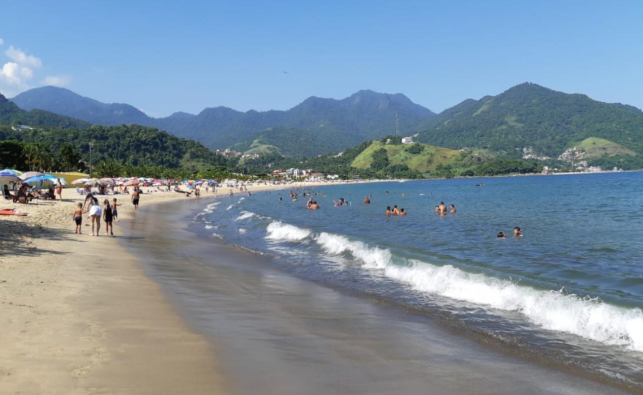 Foto de Playa Garatucaia con brillante arena fina superficie