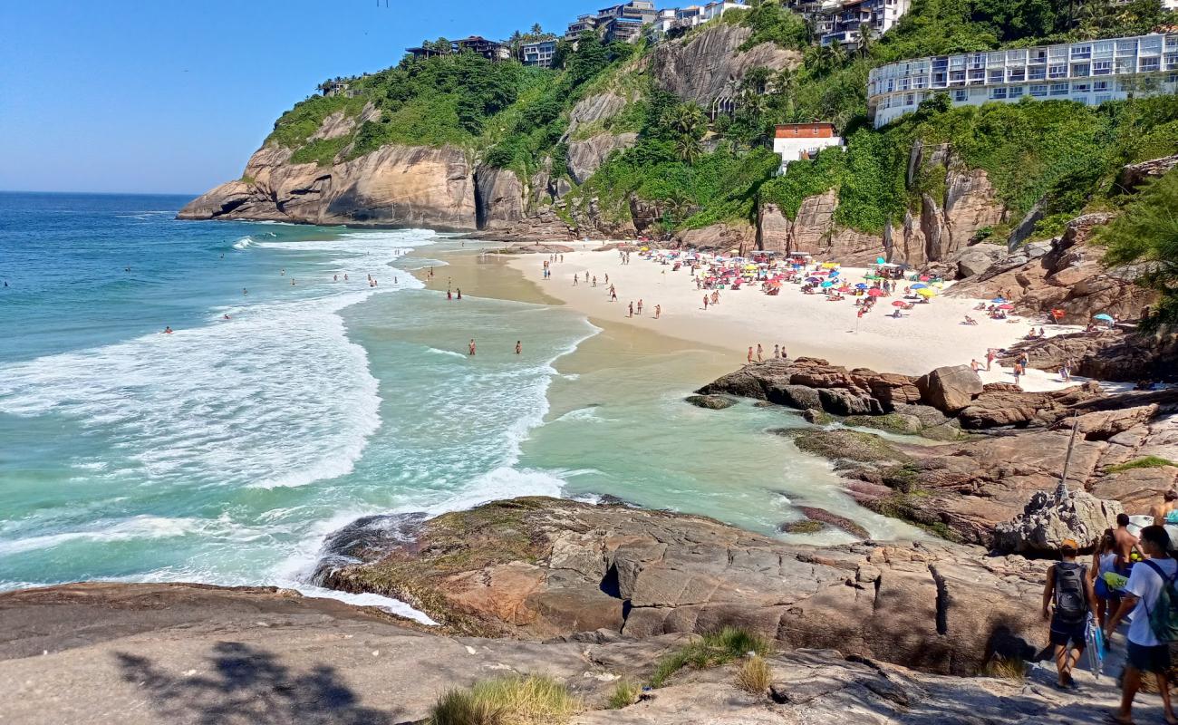 Foto de Praia da Joatinga con brillante arena fina superficie