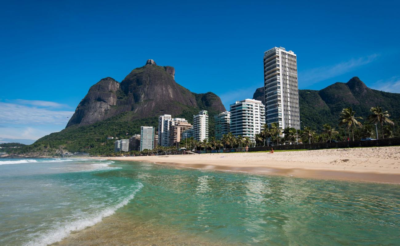 Foto de Praia da Gavea con brillante arena fina superficie