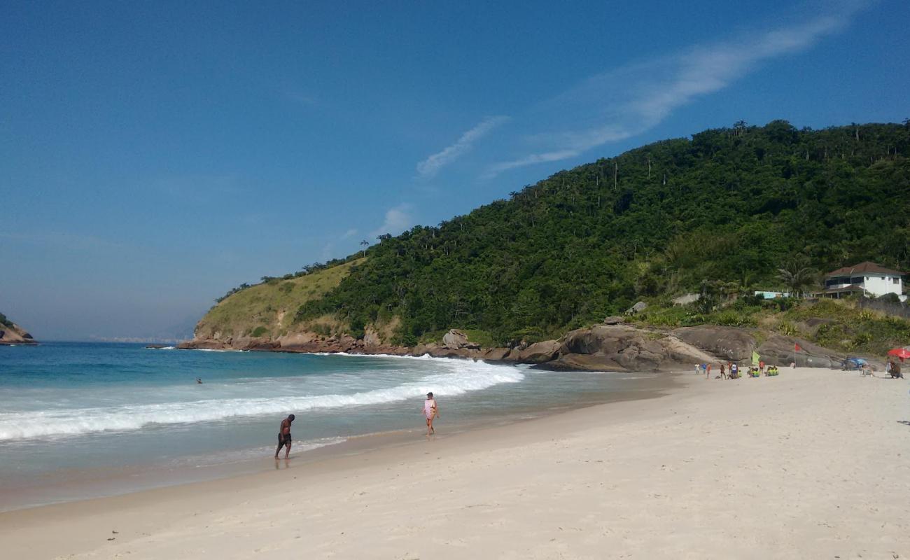 Foto de Playa de Barra con brillante arena fina superficie