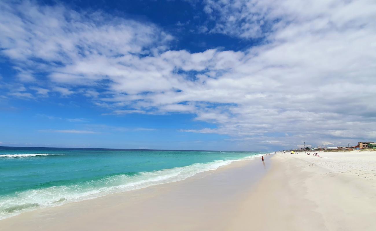 Foto de Praia de Figueira con arena fina blanca superficie