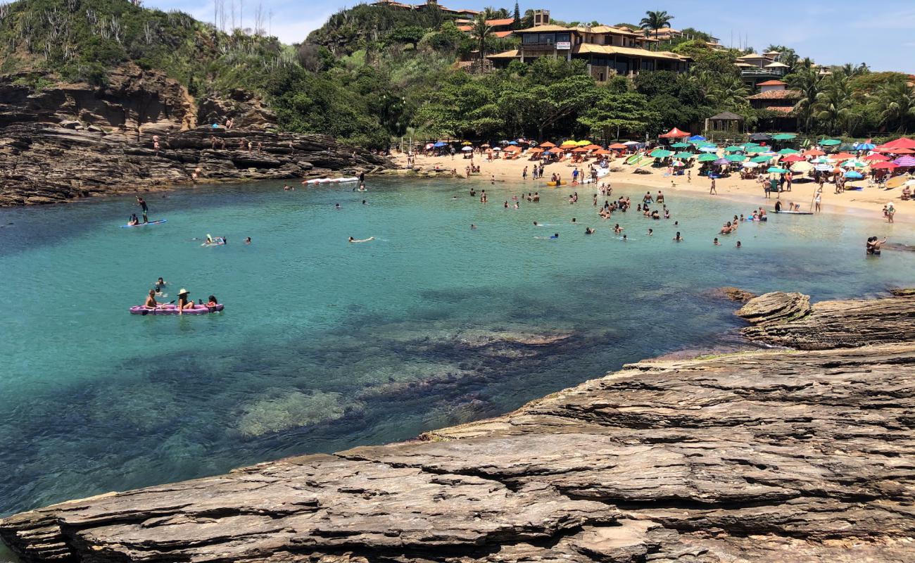 Foto de Playa Ferradurinha con brillante arena fina superficie