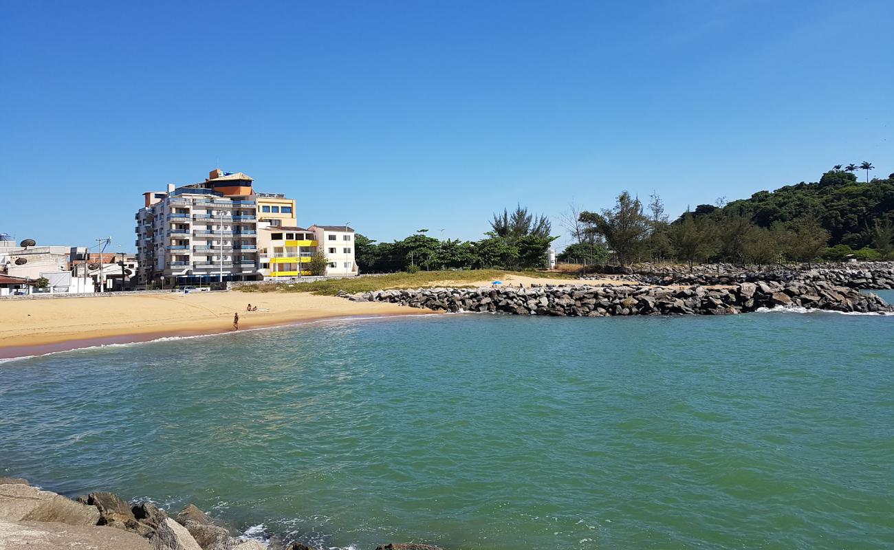 Foto de Playa Imbetiba con arena brillante superficie