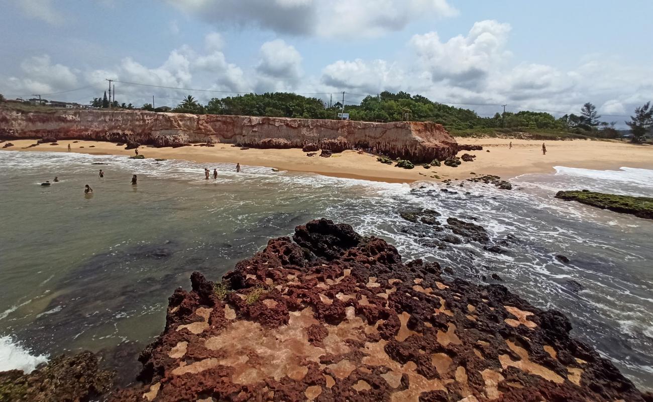 Foto de Playa Mae-Ba con arena brillante superficie