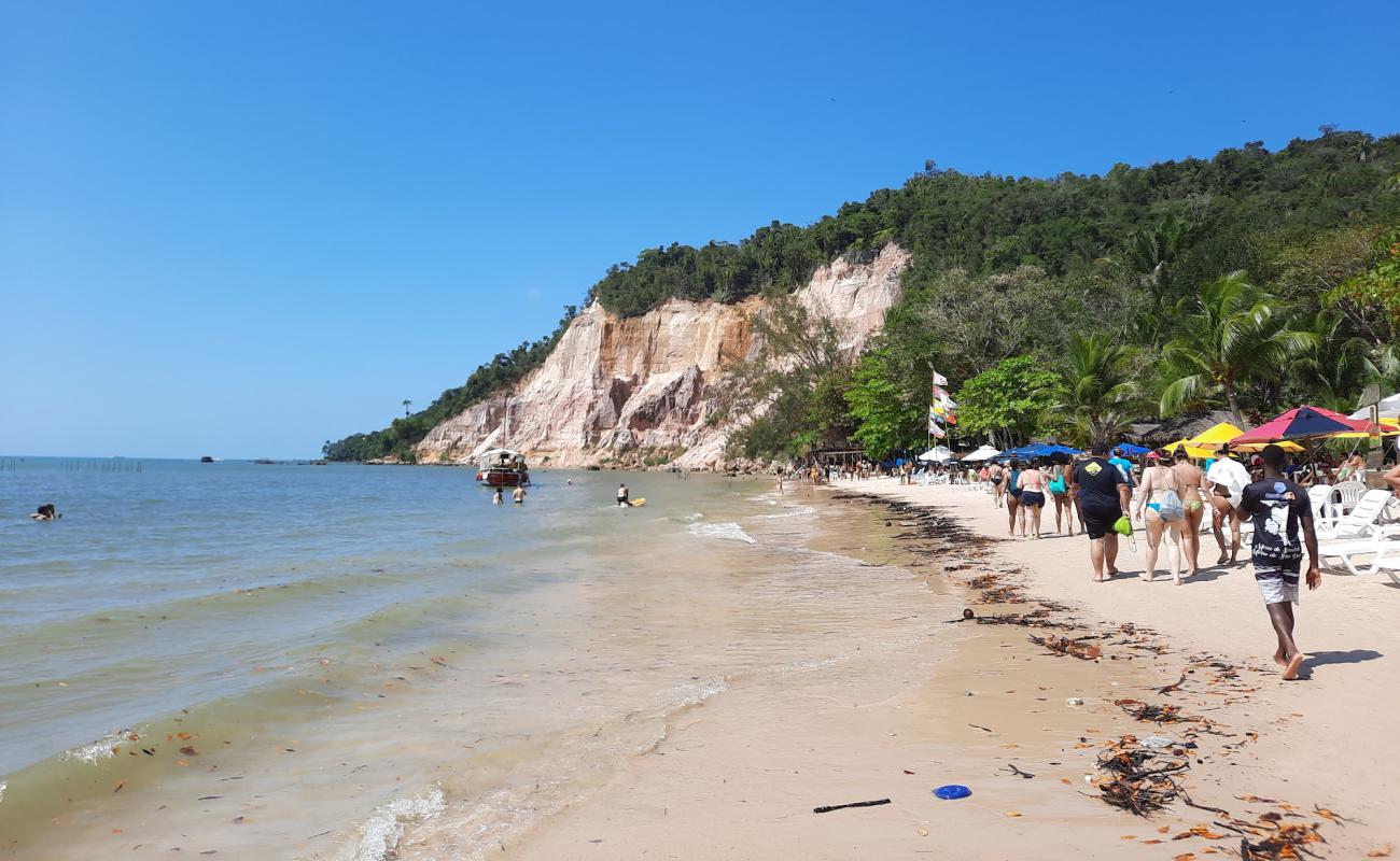 Foto de Praia linda con brillante arena fina superficie