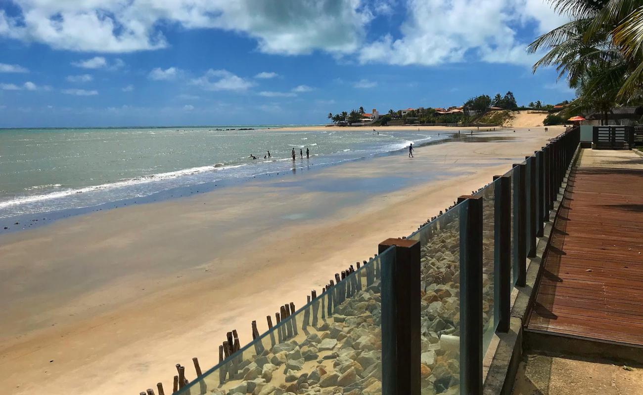 Foto de Praia de Porto Mirim con brillante arena fina superficie