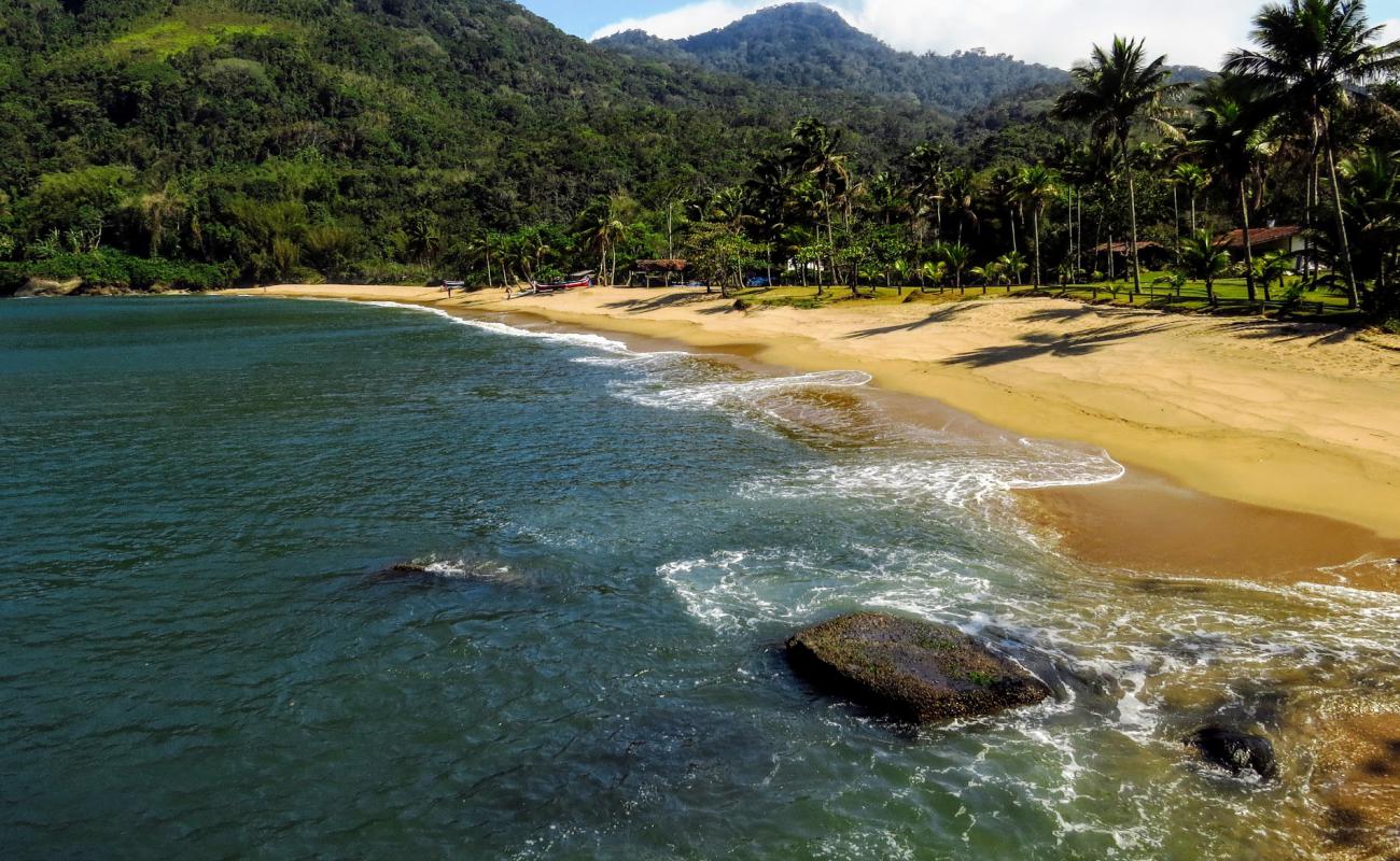 Foto de Praia Vermelha con arena brillante superficie