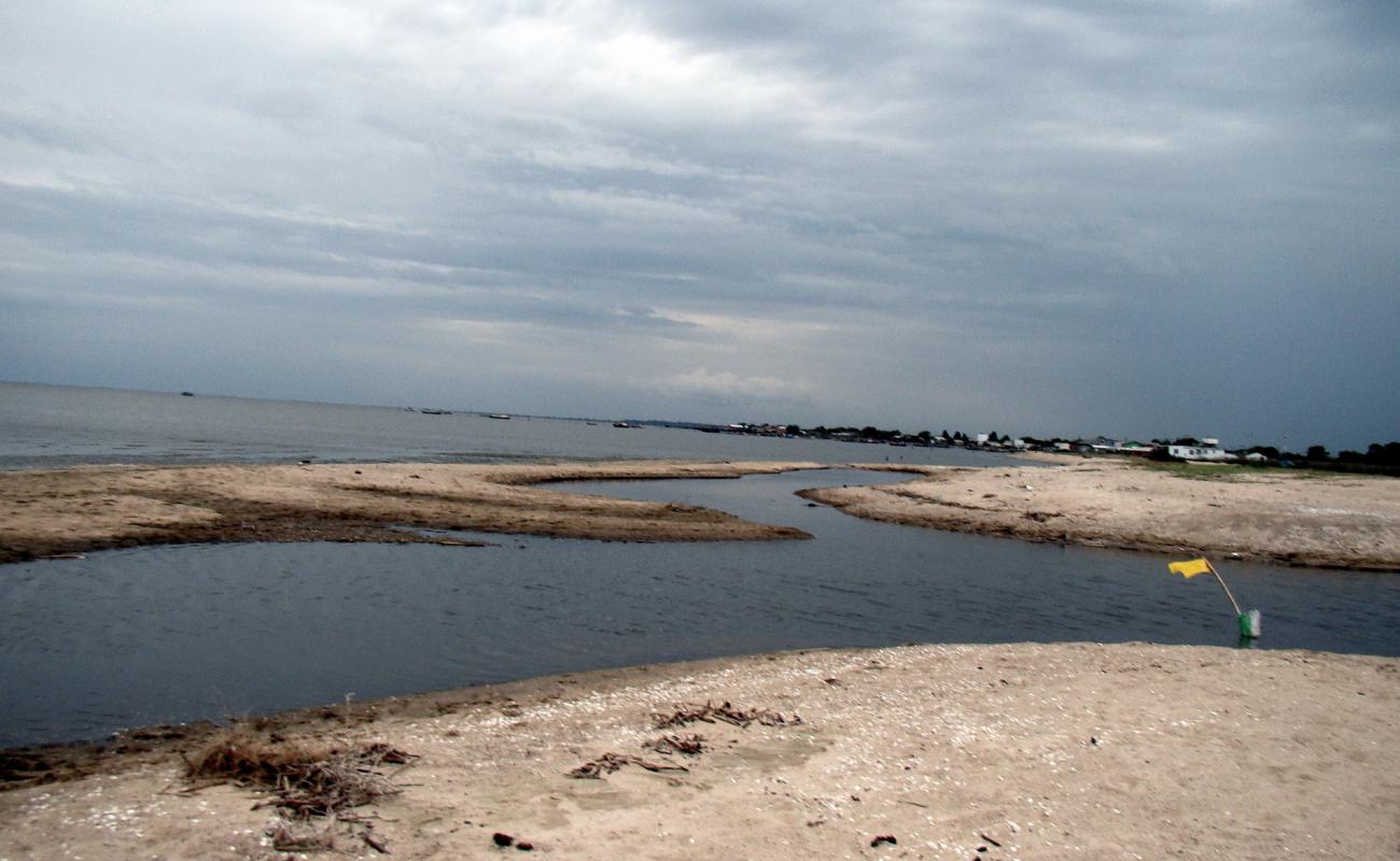 Foto de Praia do Junquinho con arena brillante superficie