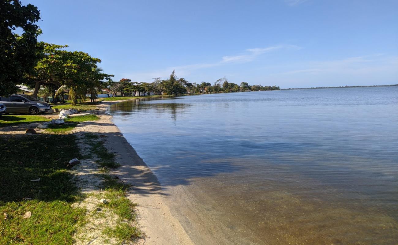 Foto de Praia do Areal con arena brillante superficie