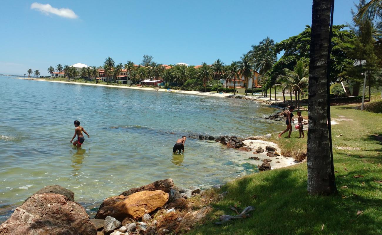 Foto de Condominio Praia das Espumas con guijarro fino claro superficie