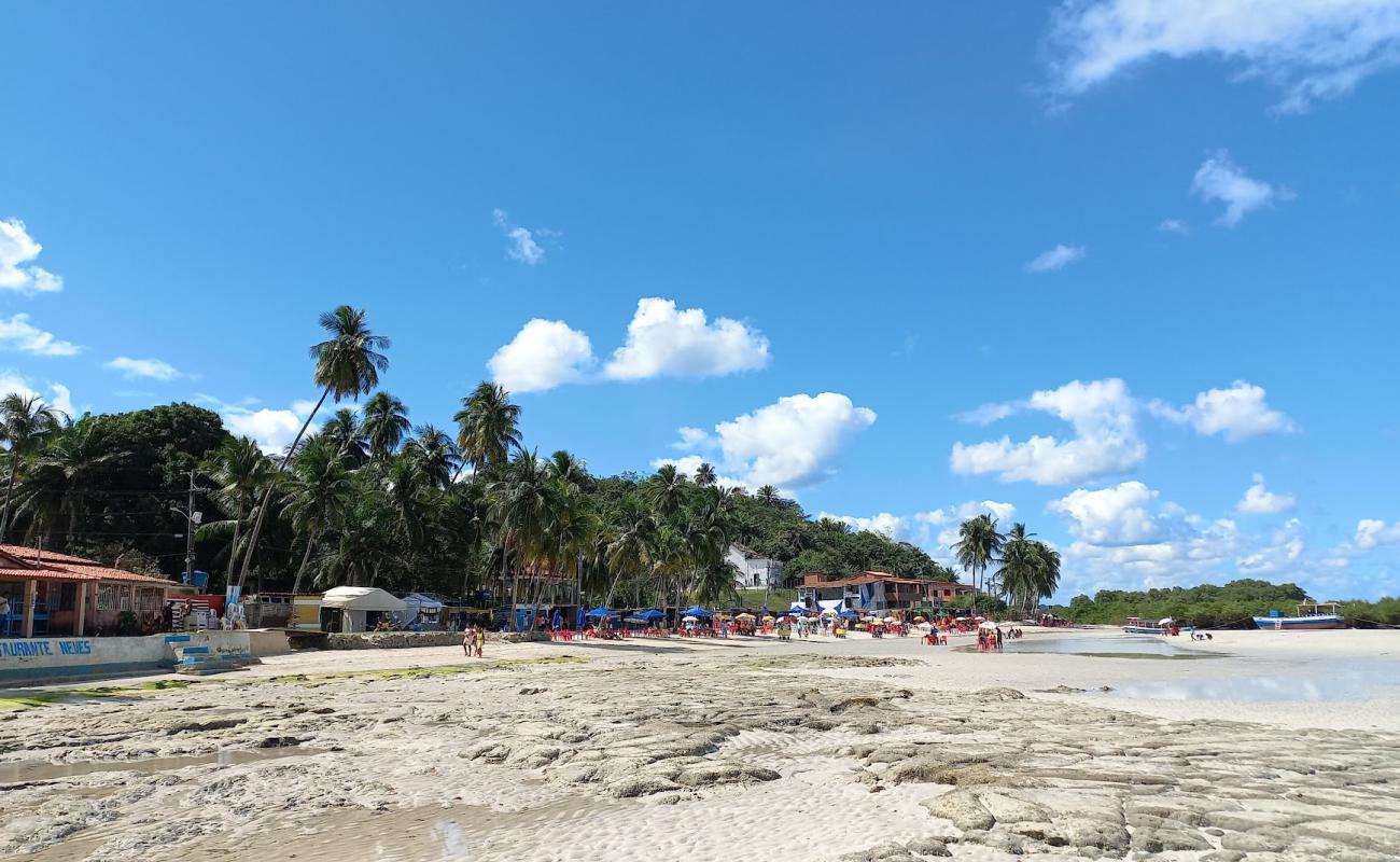 Foto de Praia Das Neves con arena brillante superficie