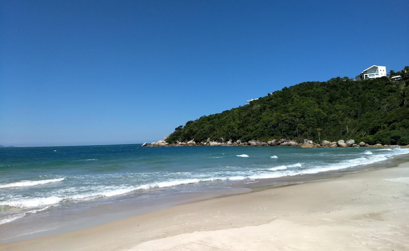 Foto de Praia das Cordas con brillante arena fina superficie