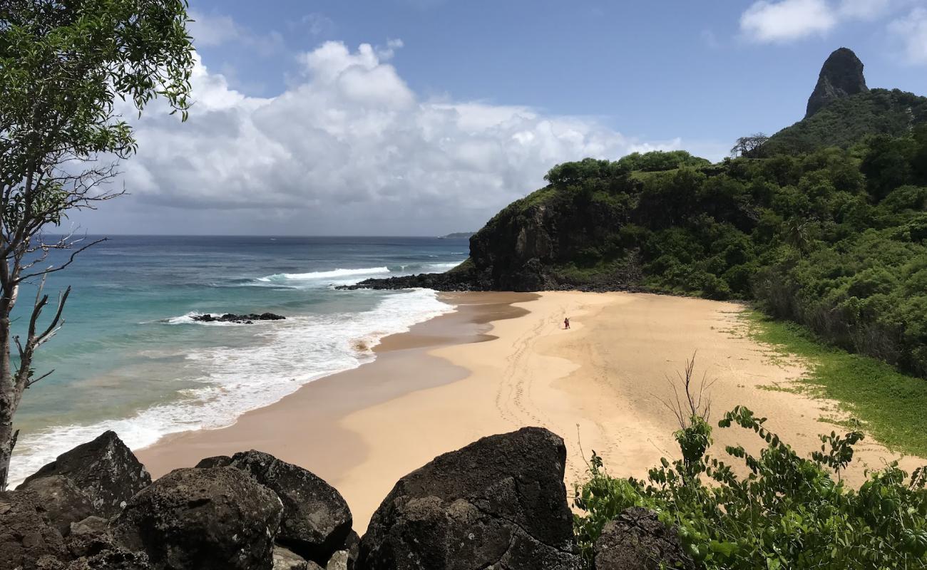 Foto de Praia do Americano con brillante arena fina superficie