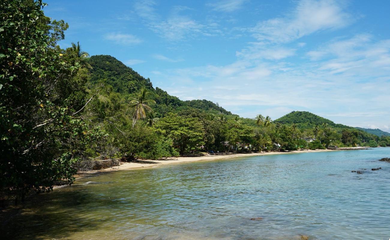 Foto de Klong Jark II Beach con arena brillante superficie