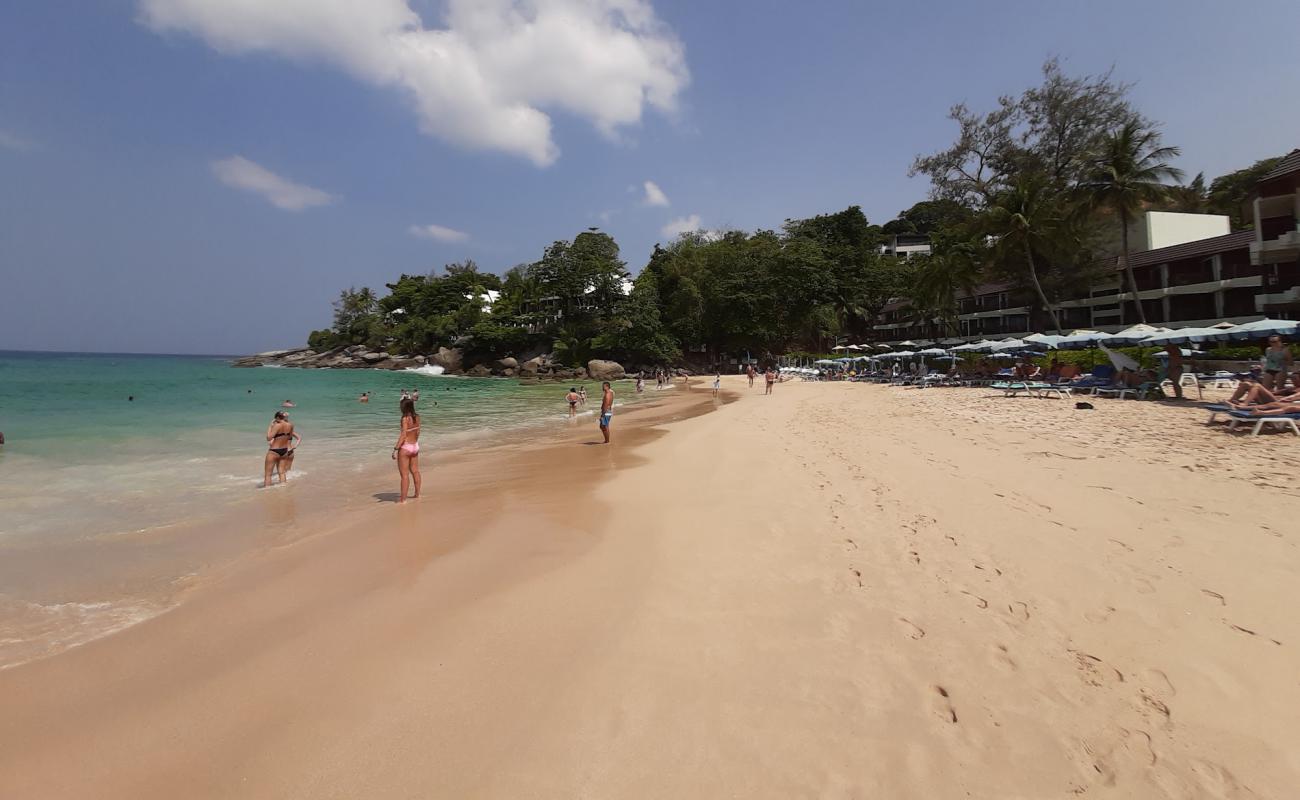 Foto de Playa Kata Noi con arena brillante superficie