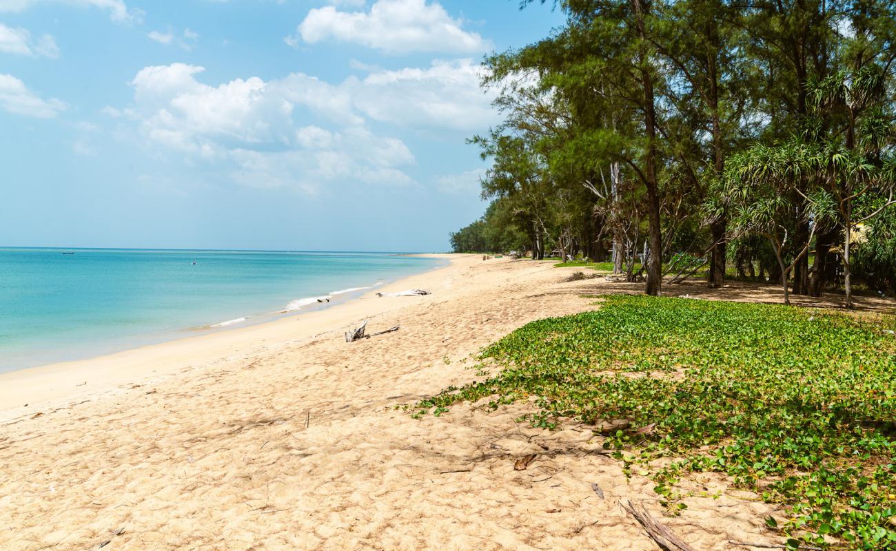 Foto de Sai Kaew Beach con arena brillante superficie