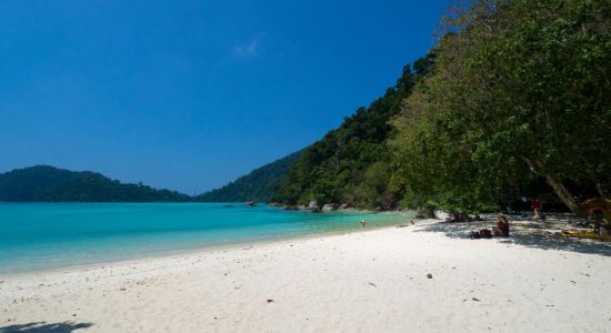 Playa de Chong Khat Bay