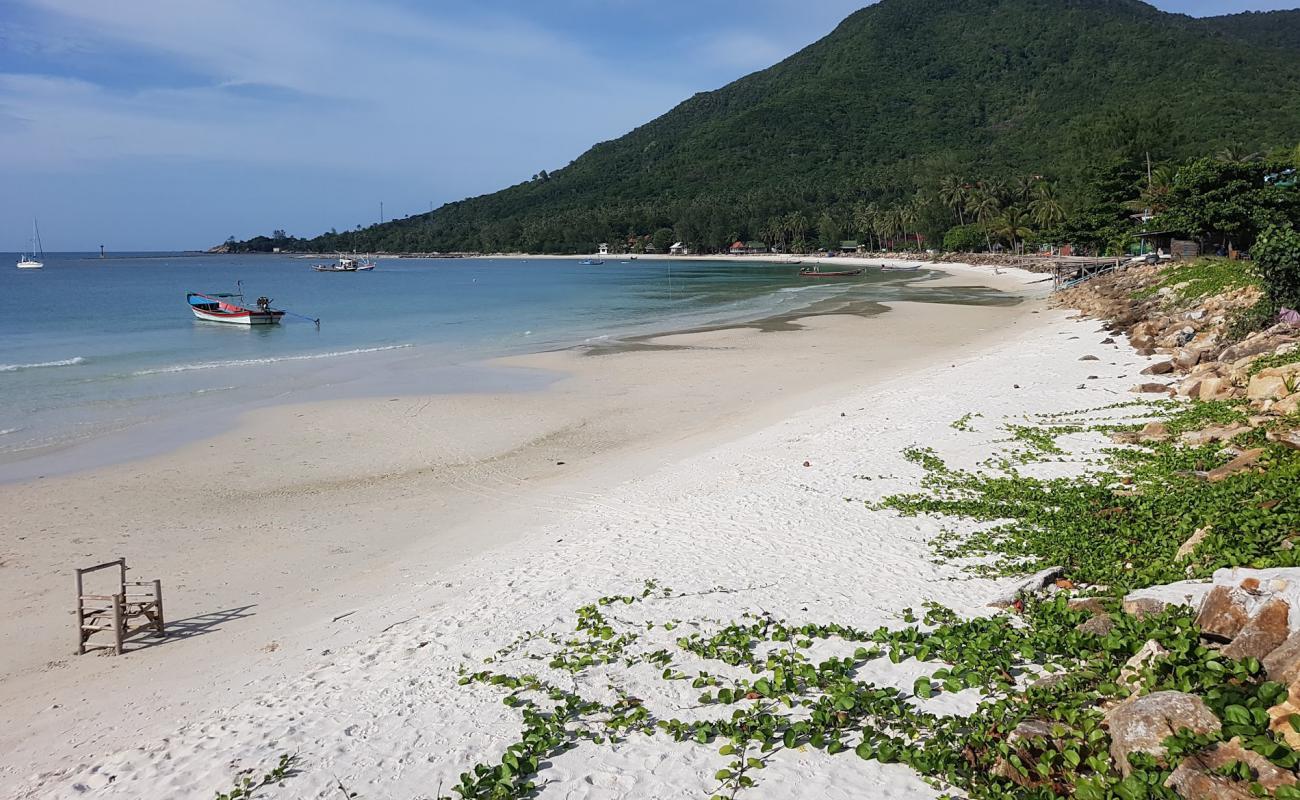 Foto de Chalok Lam Beach con arena brillante superficie