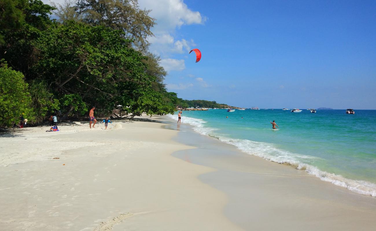 Foto de Koh Samet Beach con arena fina blanca superficie