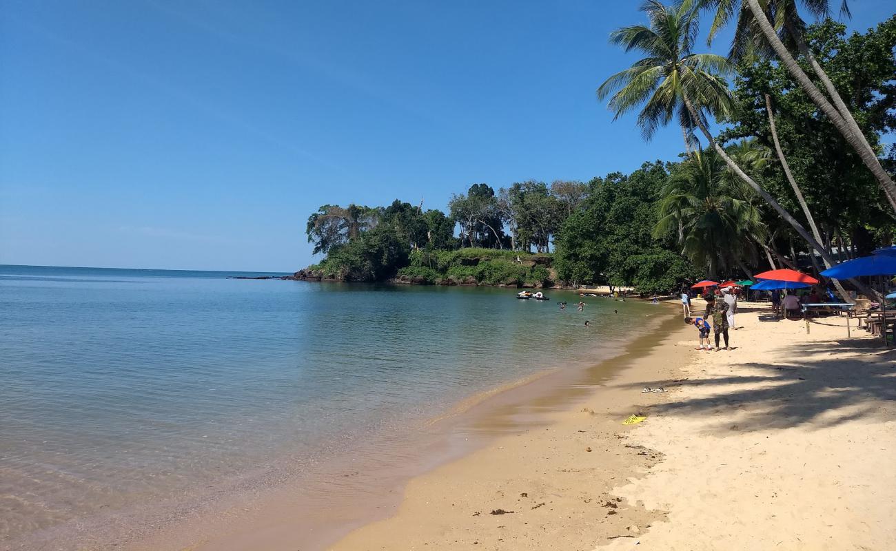 Foto de Ao Tan Khu Beach con brillante arena fina superficie