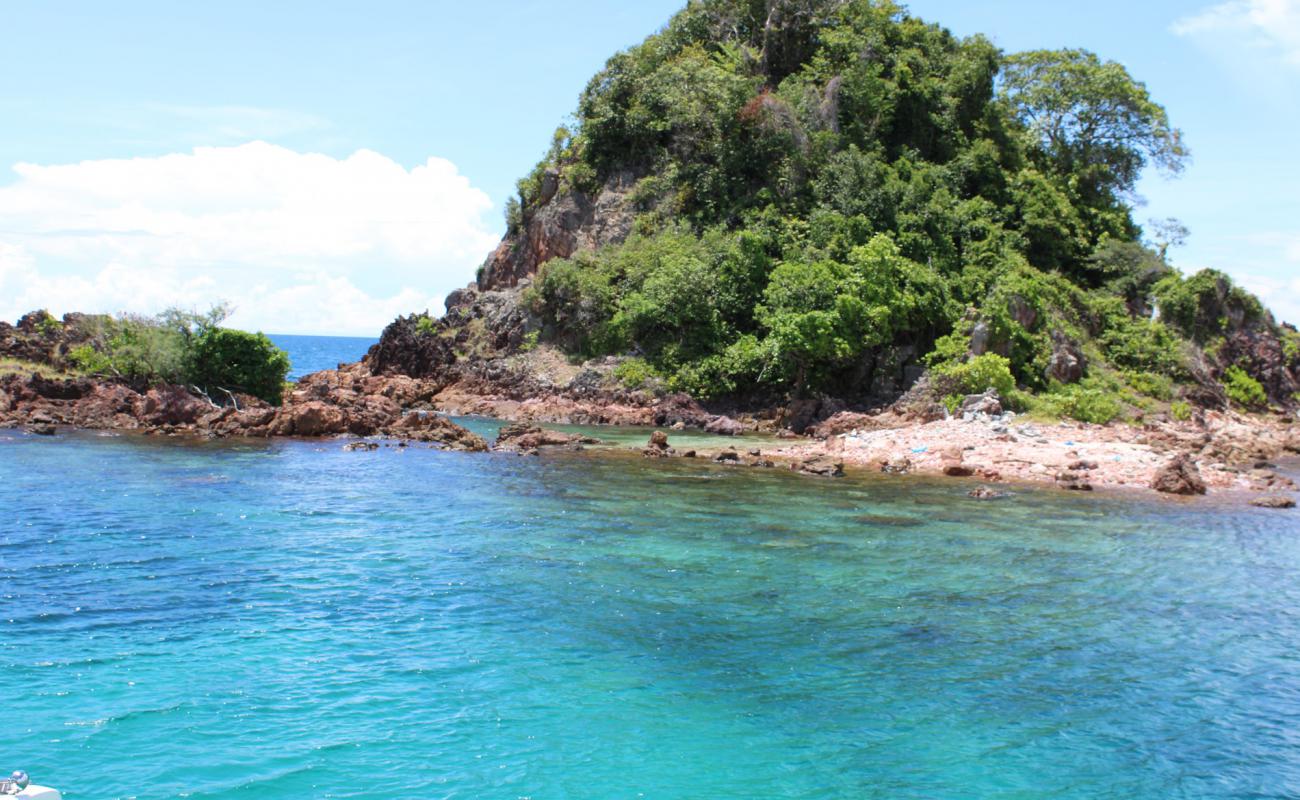 Foto de Ao Lom Beach con piedra superficie