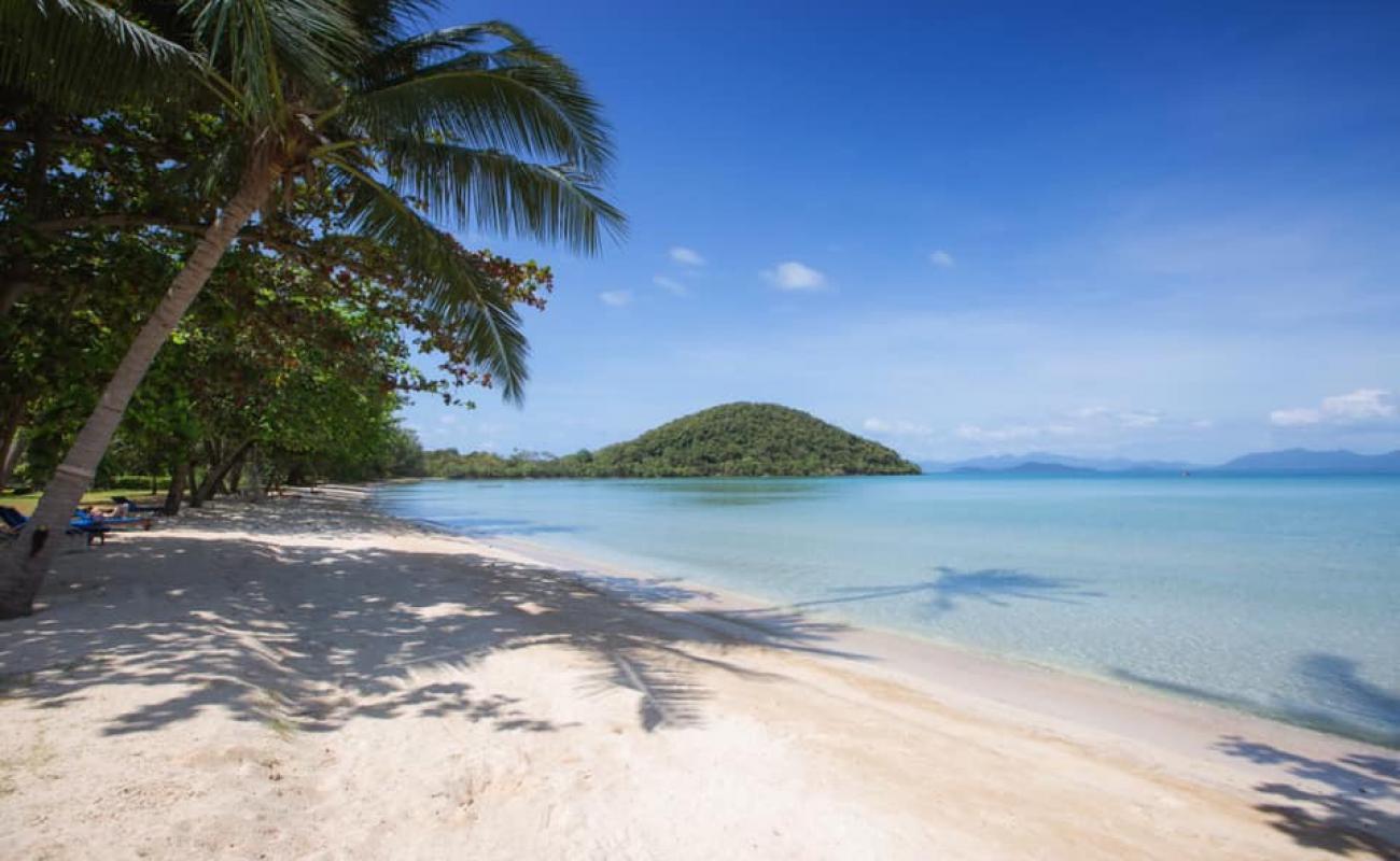 Foto de Playa Mira Montra con brillante arena fina superficie